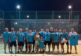 Foto de familia de los participantes en el torneo