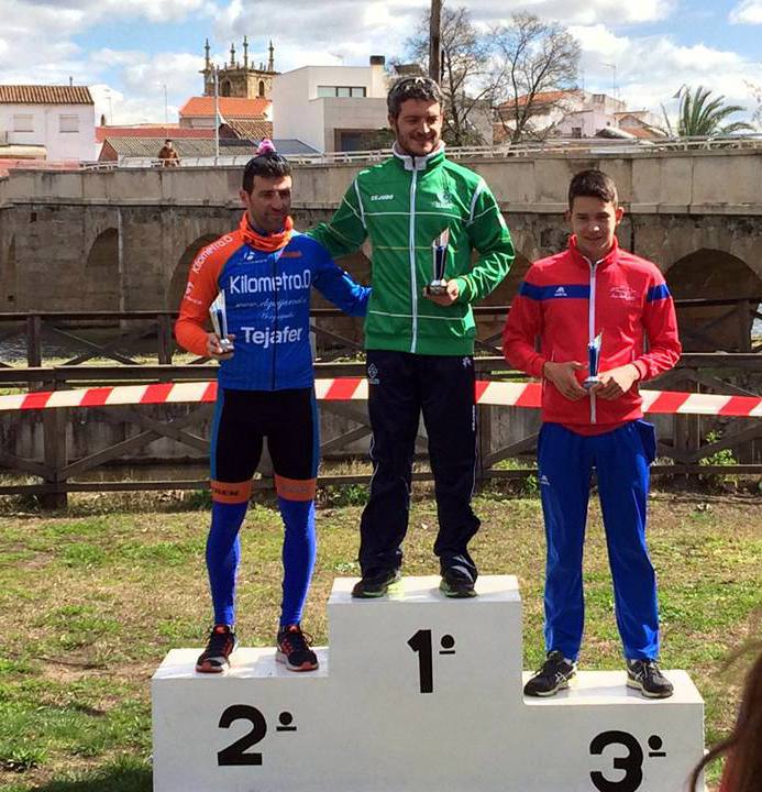 Javier Lozano, en lo alto del cajón