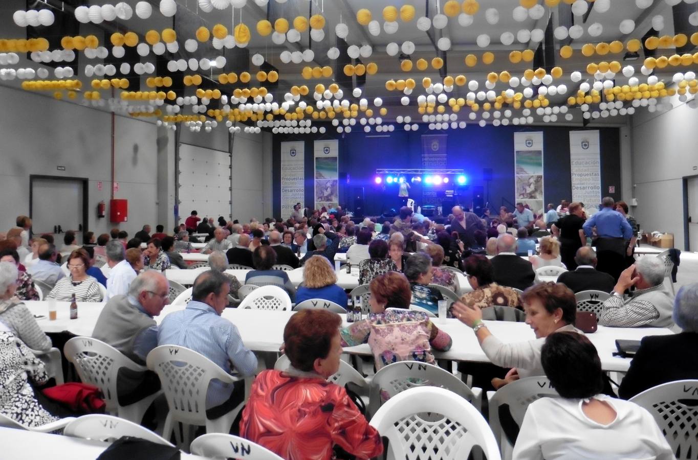 Aspecto del recinto antes de la comida