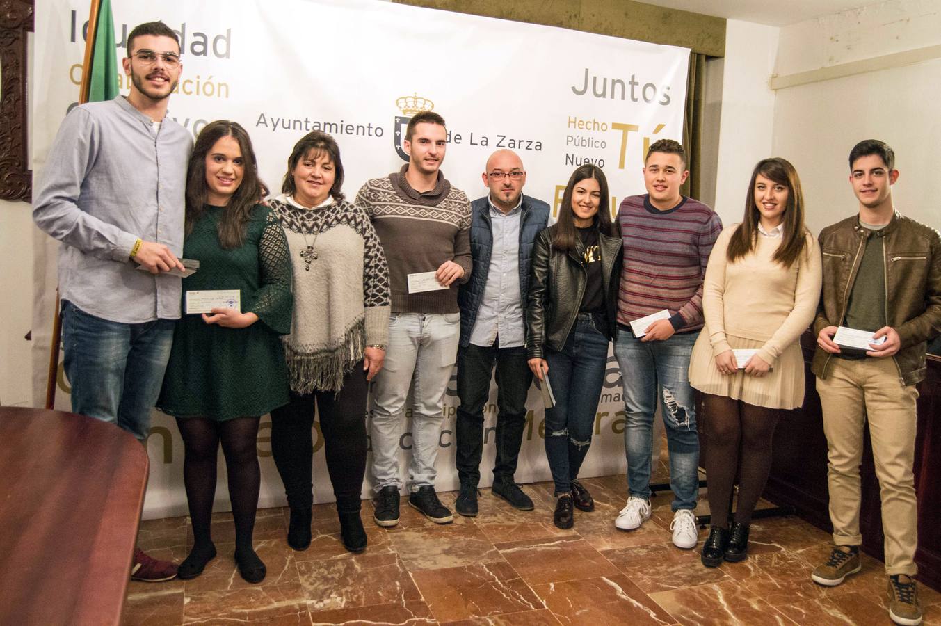 Los premiados con las autoridades municipales