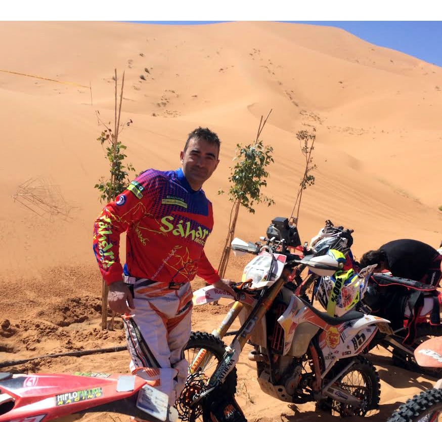 Entrevista a Vicente Espinosa Paredes, piloto de raid en el desierto