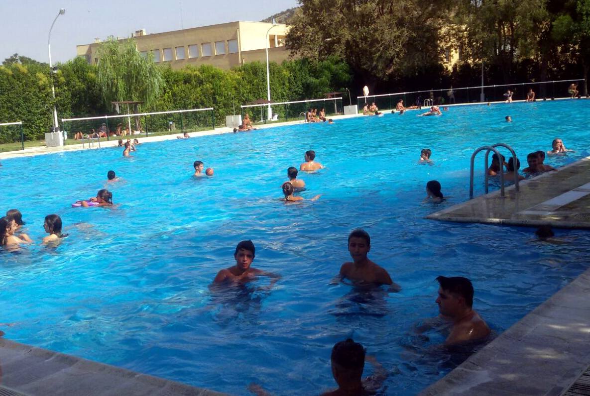 Las altas temperaturas atrajeron a numerosos bañistas