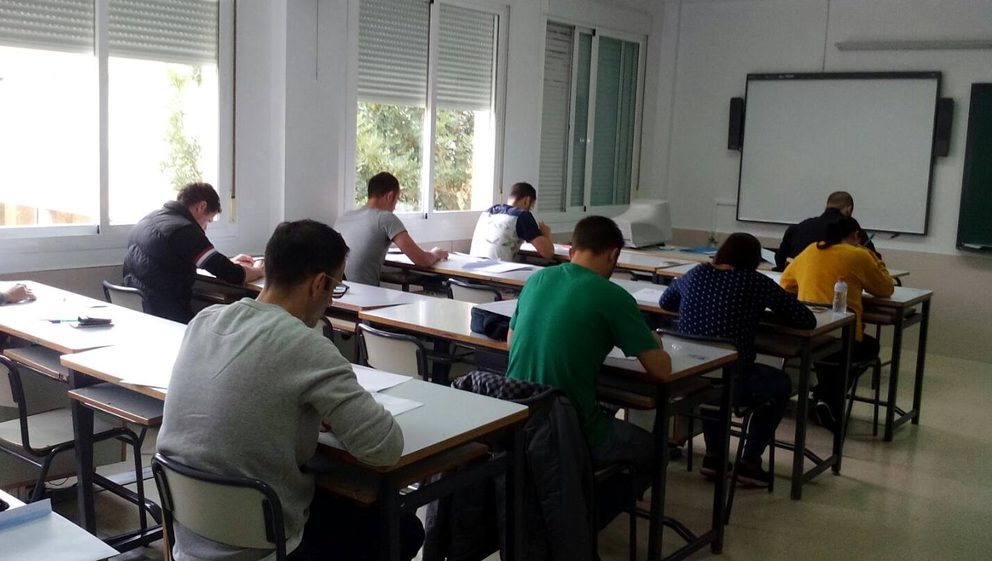 Grupo de alumnos durante la segunda prueba