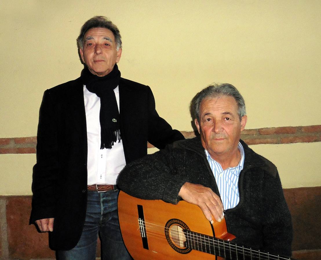 Kiko Benítez y Kiko García, almas del grupo rociero 'Los de La Zarza'
