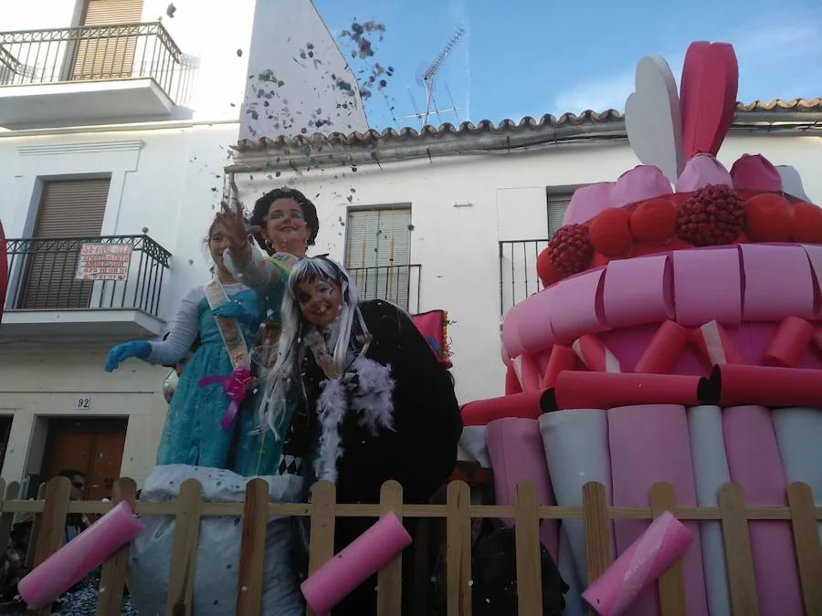 Un año más, el carnaval llerenense ha dejado a su paso por la localidad imágenes para el recuerdo
