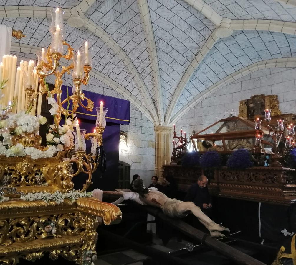 Una Semana Santa 2019, pasada por agua, ha dejado varias instantáneas para el recuerdo. Ya puedes disfrutarlas aquí.
