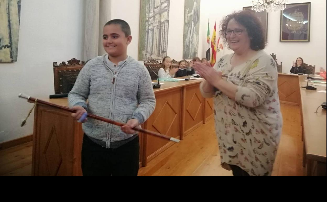 Llerena constituye su nuevo gobierno infantil
