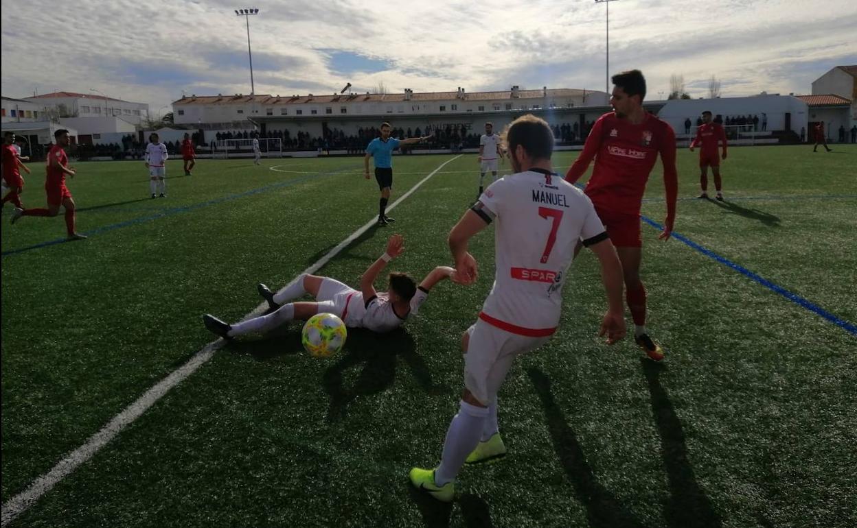 Empate que no sirve al Llerenense y complace al Plasencia