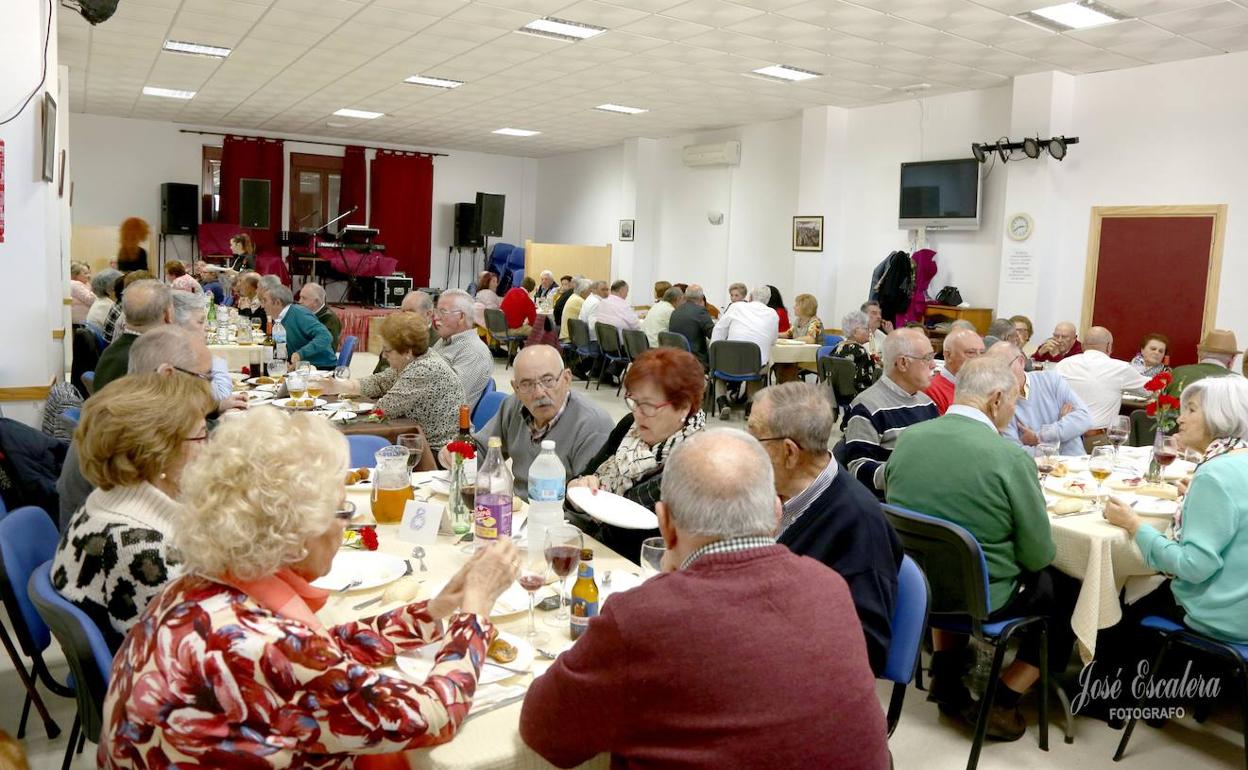 El Hogar de los Mayores celebró San Valentín