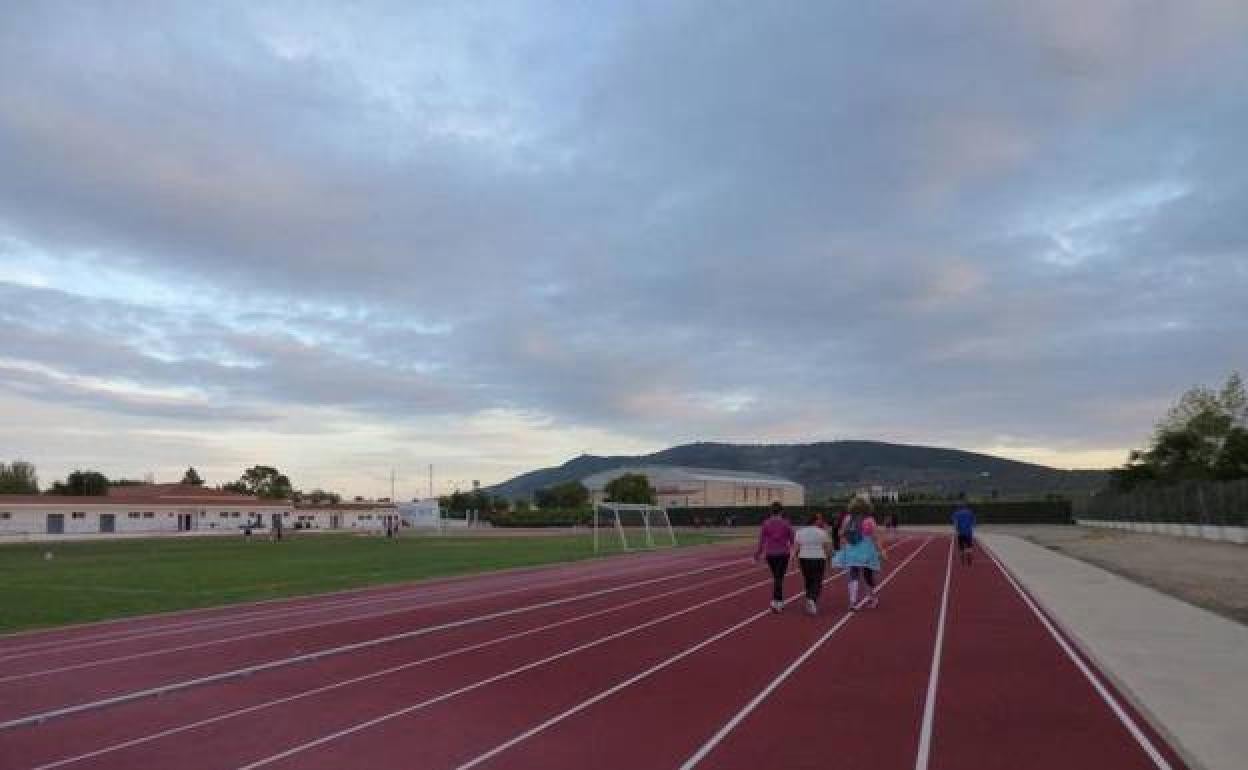 La pista de atletismo vuelve a abrir sus puertas
