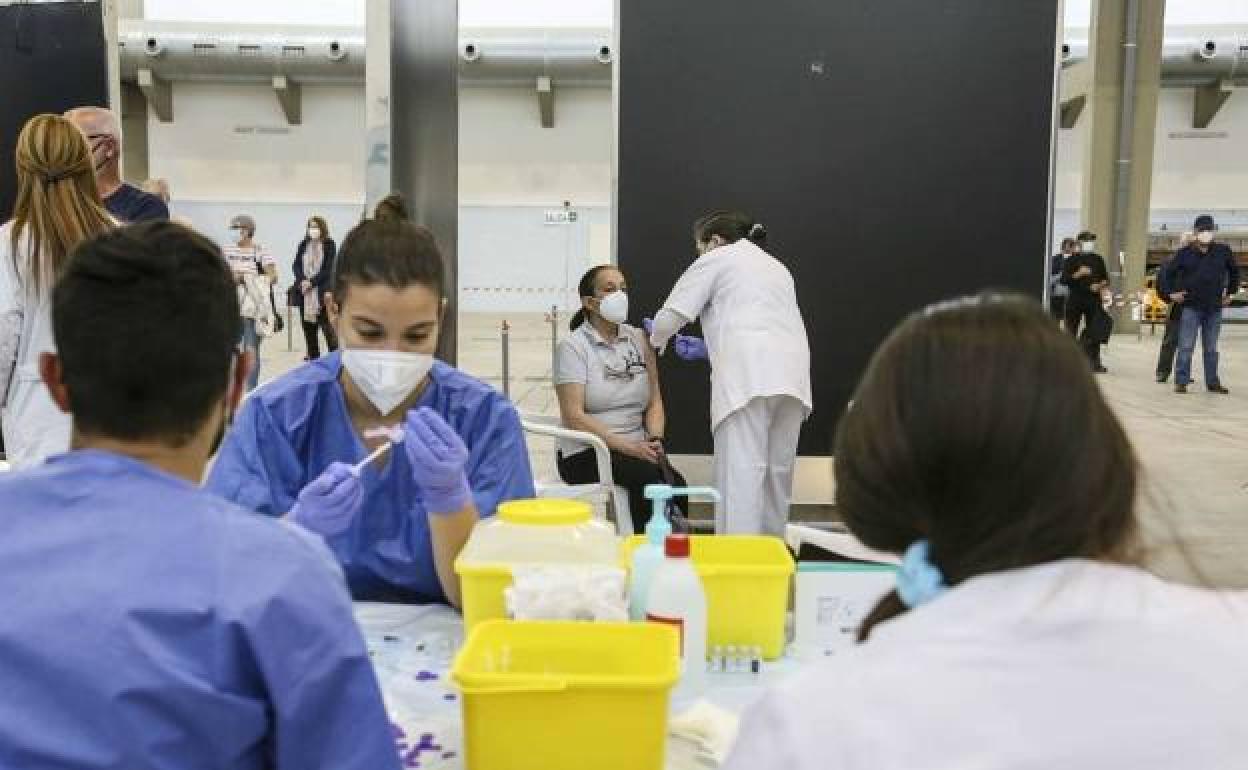 Vacunación de 25 a 30 años en Llerena