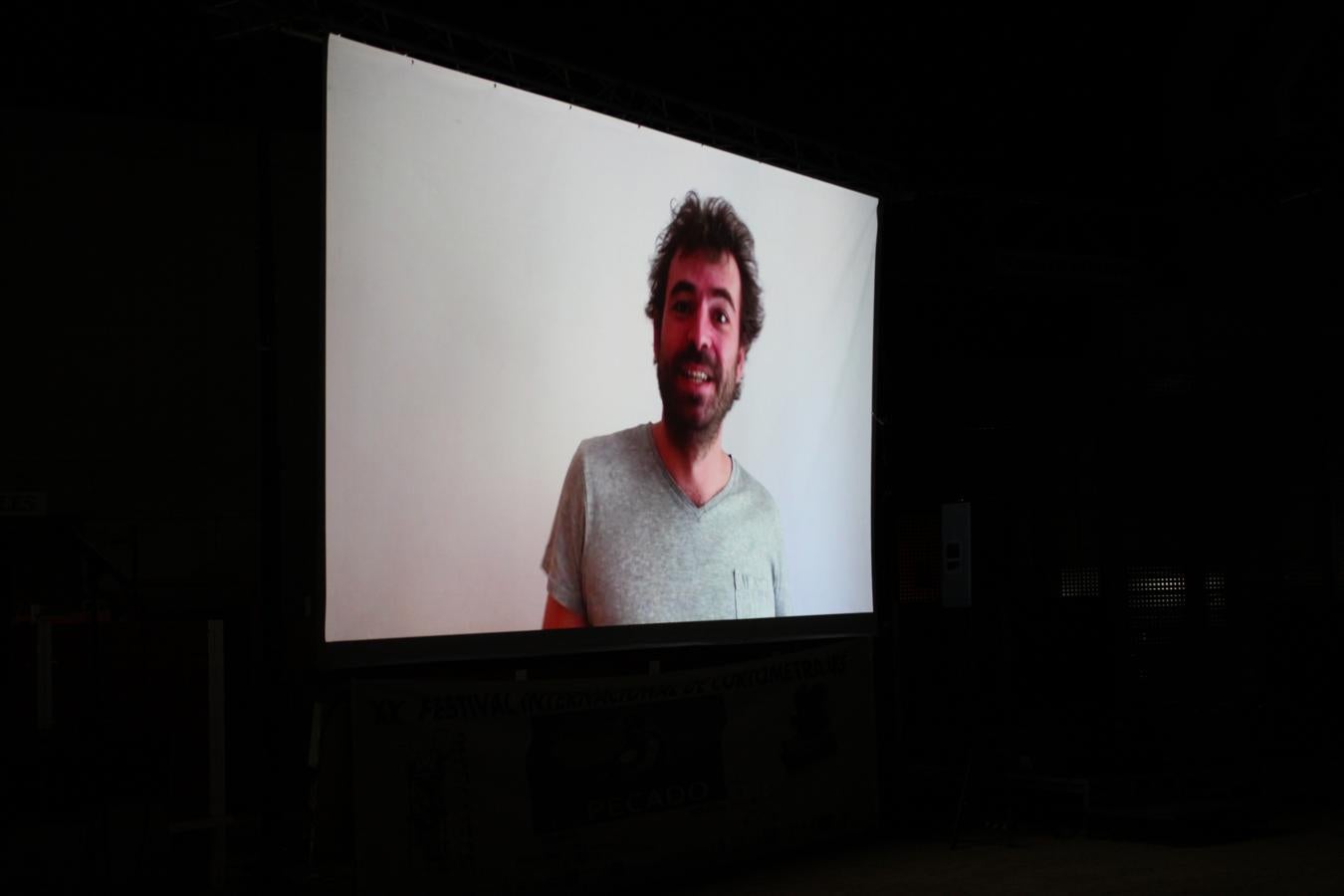 El director de Volvemos en 5 minutos (spots paralelos), Felipe Garrido, da las gracias por su Premio del Público