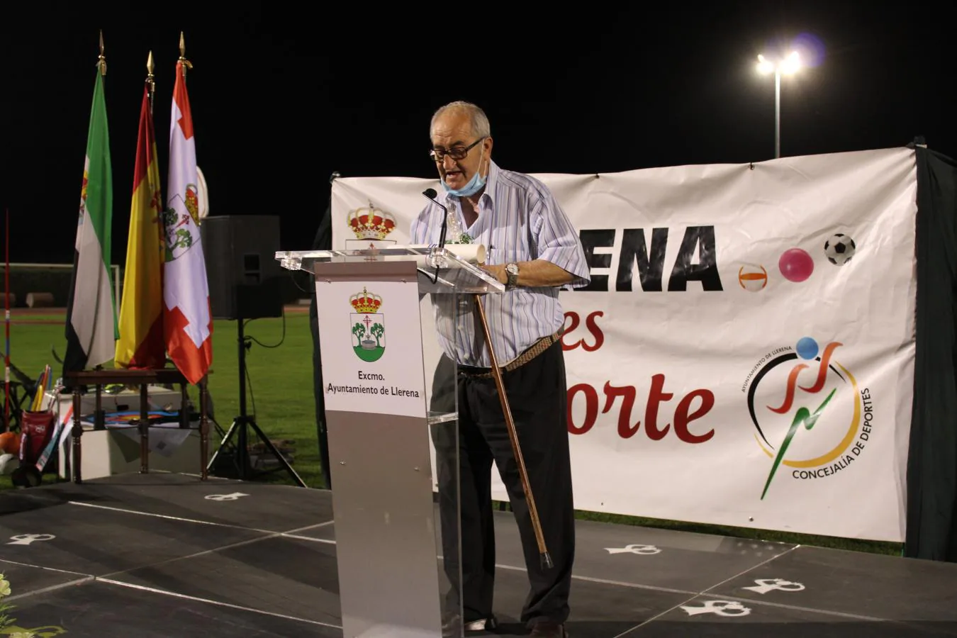 José Tena, persona ligada al Llerenense desde sus comienzos y que ha ocupado diversos cargos en el club durante su historia, Premio Antonio Gómez
