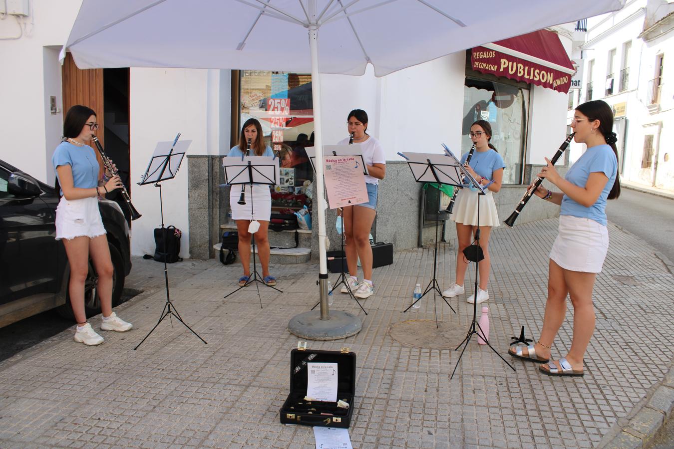 Ensemble de clarinetes en la Calle Santiago