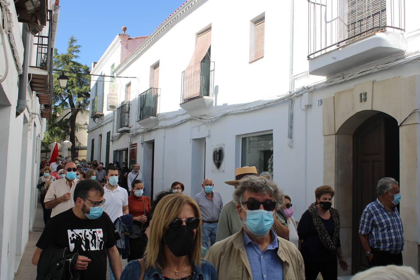 La movilización transcurre por la calle Aurora.