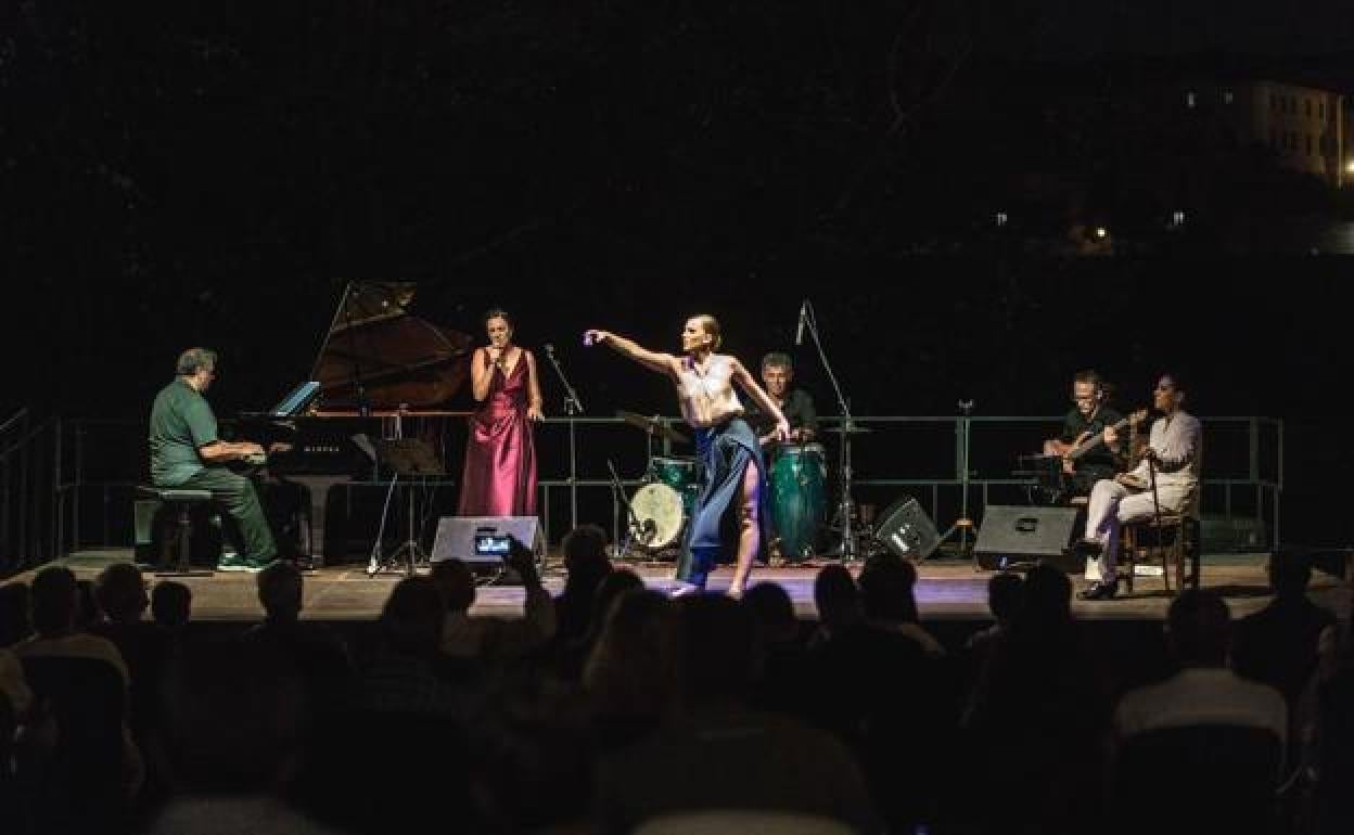 Estreno de la obra en el Entorno de la Calahorra de Córdoba.