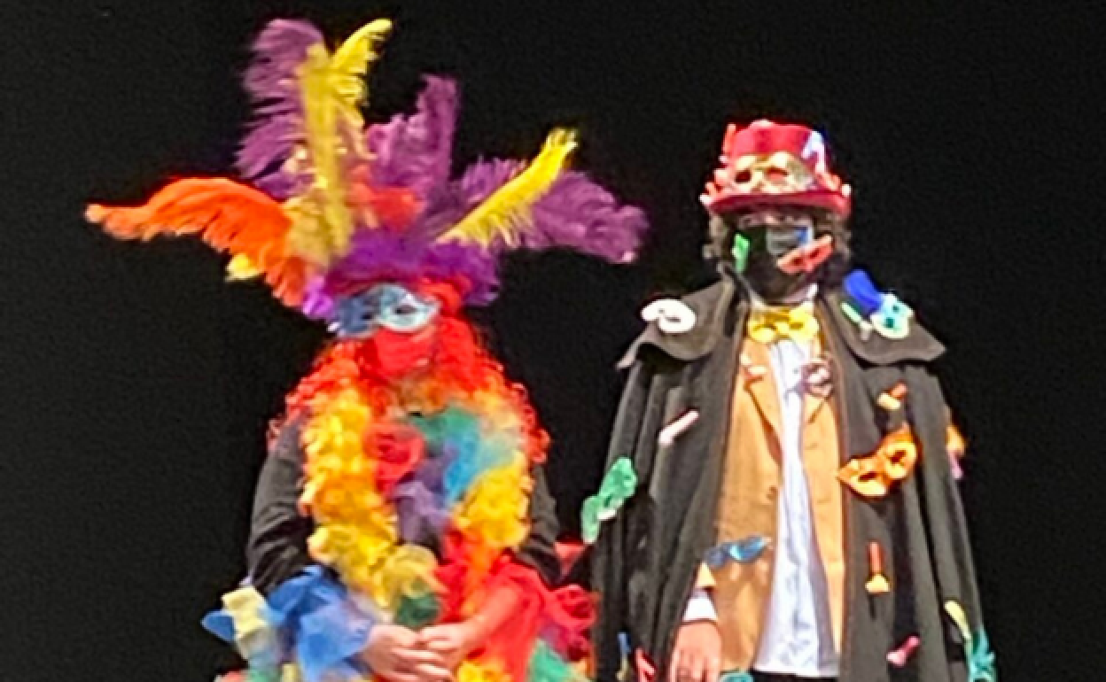 Toni Vares, reina del Carnaval, y Adolfo Rivero, don Matasuegras.