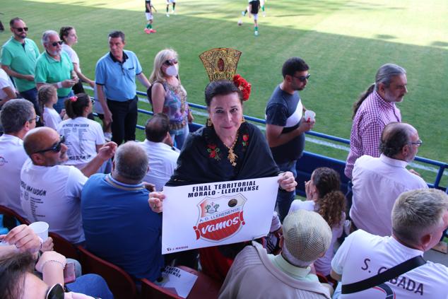 Fotos: El Llerenense hace historia en Almendralejo