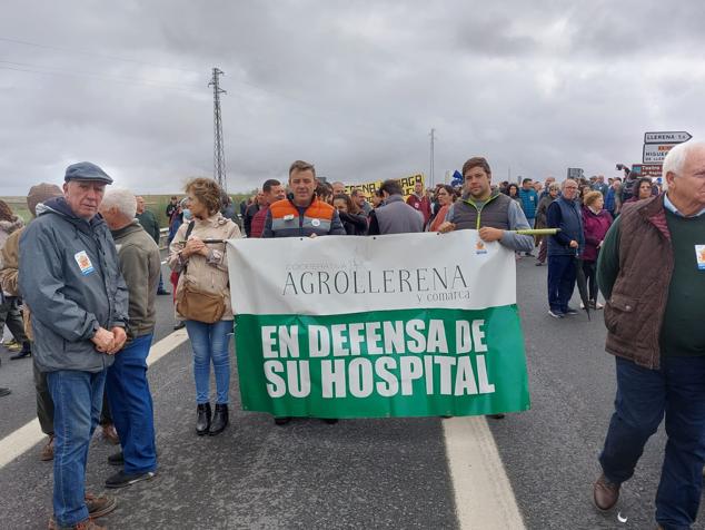 Fotos: Las mejores imágenes del corte de la N-432 por el Hospital de Llerena