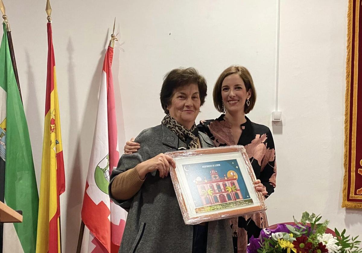 Manoli Pardo recibe el homenaje a la mujer en el 8M