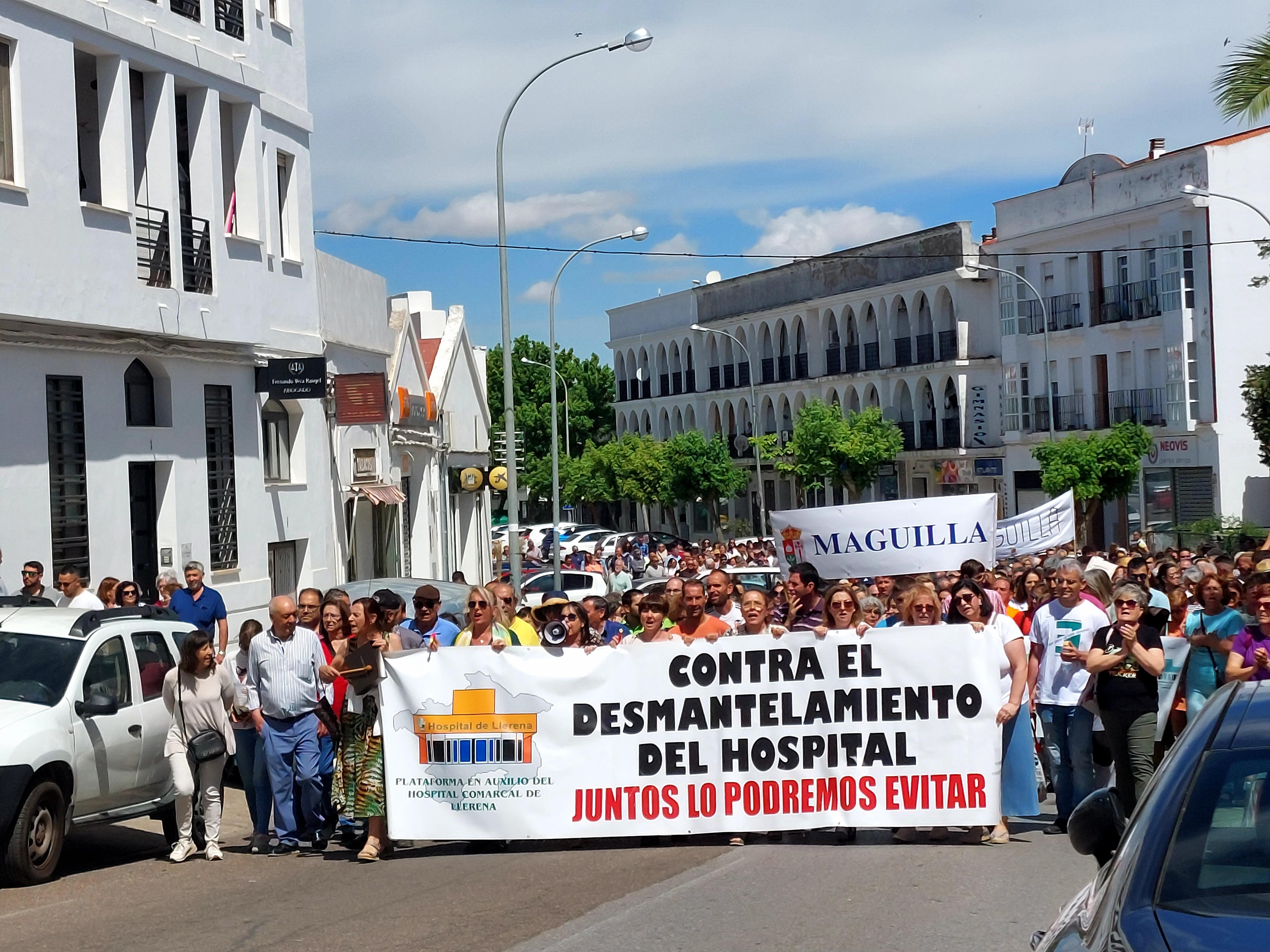 Las mejores imágenes de la marcha por el Hospital de Llerena