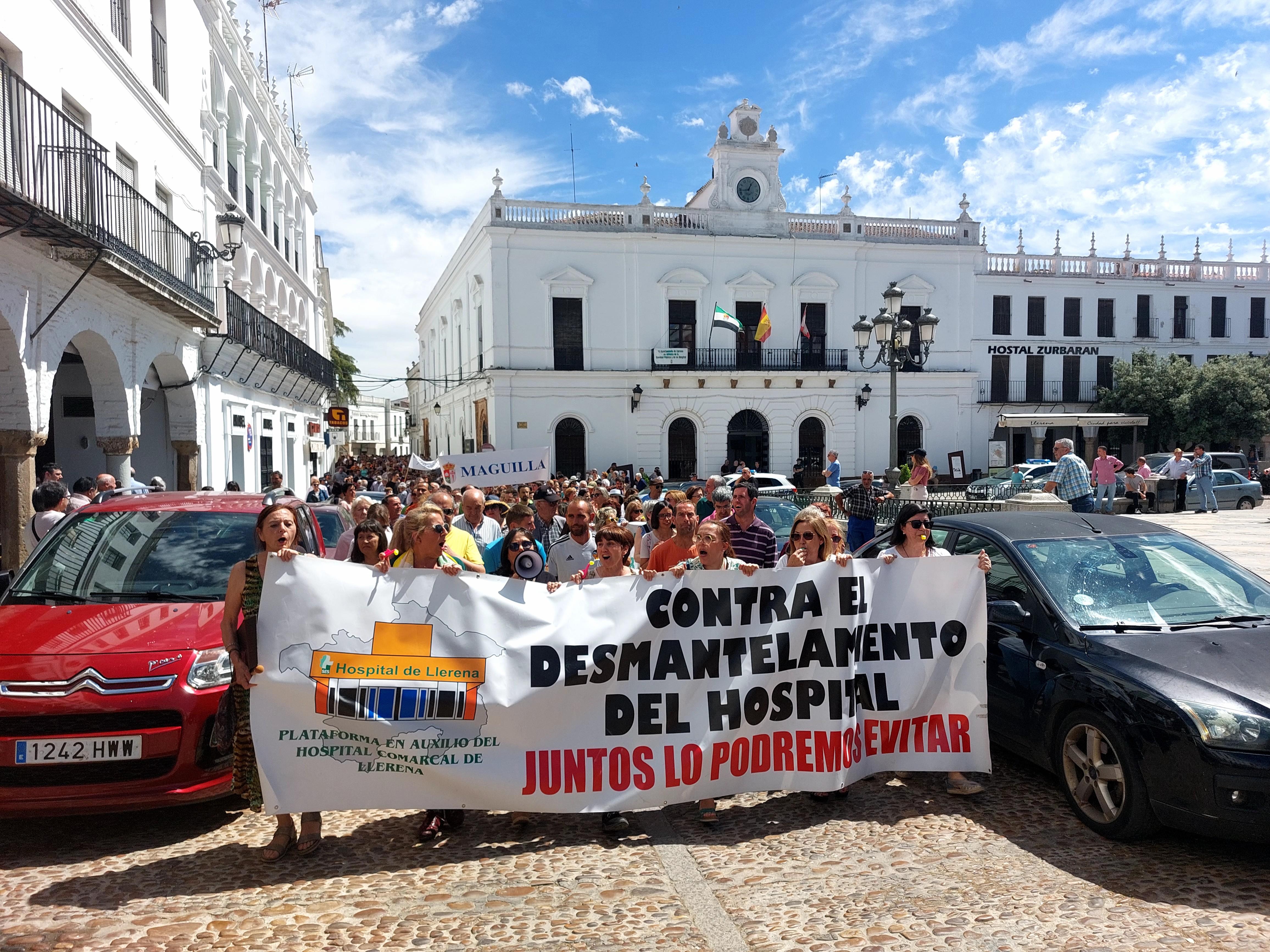 Las mejores imágenes de la marcha por el Hospital de Llerena