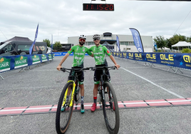 Marcos García y Manu Cordero en Laissac.