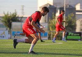 Joserra durante un entrenamiento con el Don Benito.
