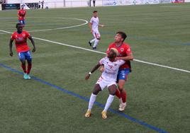 Laerte, en el partido de ayer del Llerenense ante el Numancia.