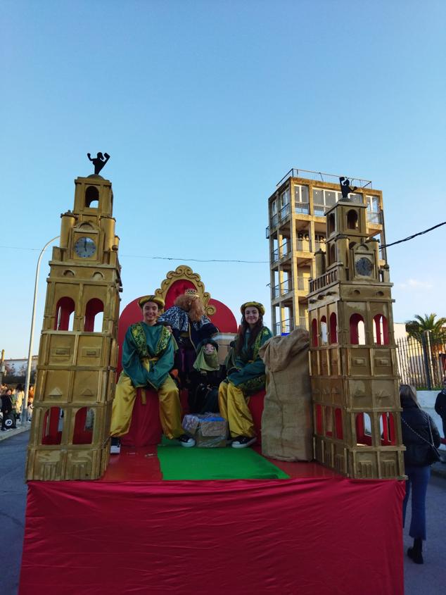 Paso de la cabalgata por el Parque de Bomberos.