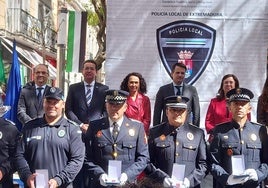El policía local Miguel Ángel Herrera recibe la Medalla a la Permanencia