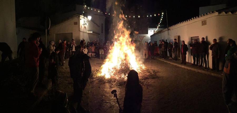 Tradicional candela de San Antón CEDIDA