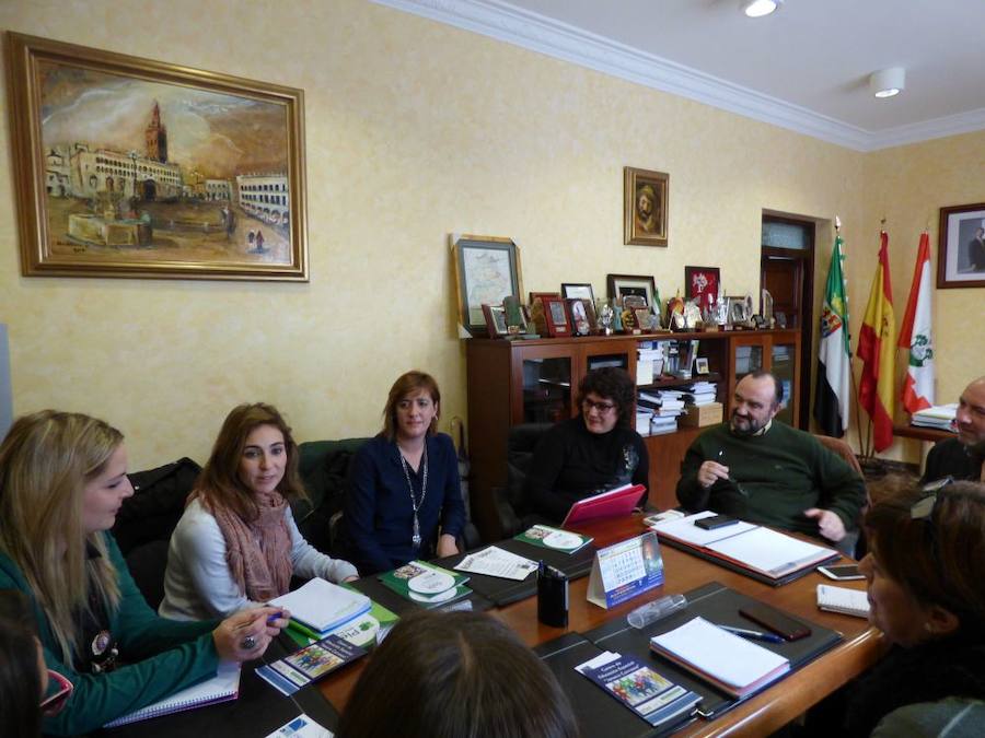 Municipios de la Sierra Norte sevillana piden un marco legal para que sus vecinos puedan ser atendidos por Plena Inclusión Llerena