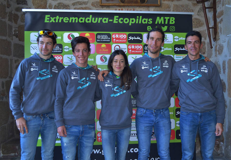 Equipo Extremadura-Ecopilas al que pertenece el llerenense Manu Cordero