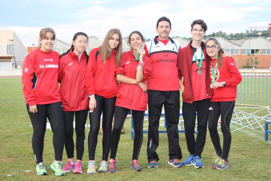 Atletas de la Escuela de Atletismo en LLerena en el Campeonato de Cáceres