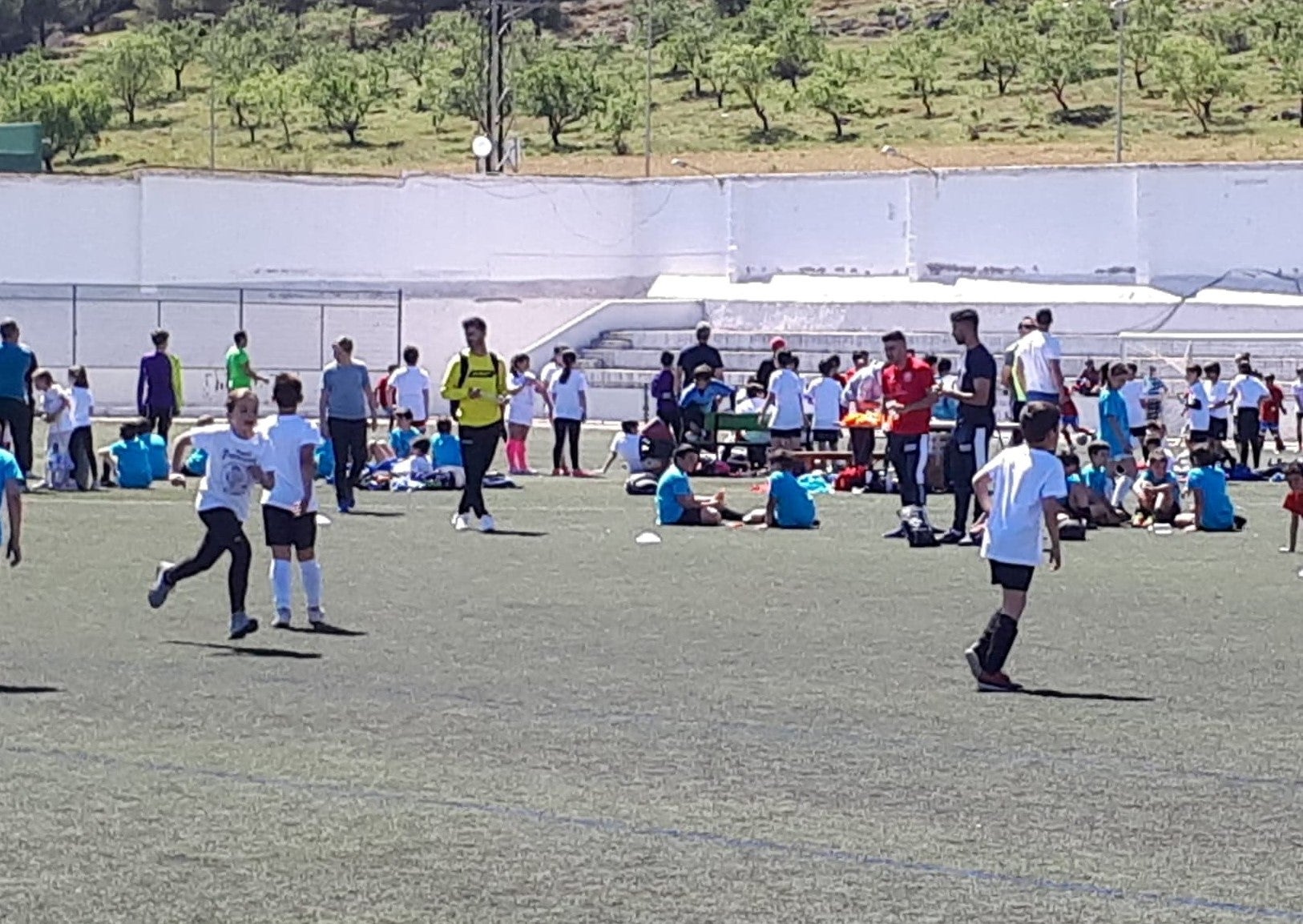 ACABA UN PARTIDO EMPIEZA OTRO, RITMO FRENÉTICO Y CON MUCHA CALOR . FOTO LOREN