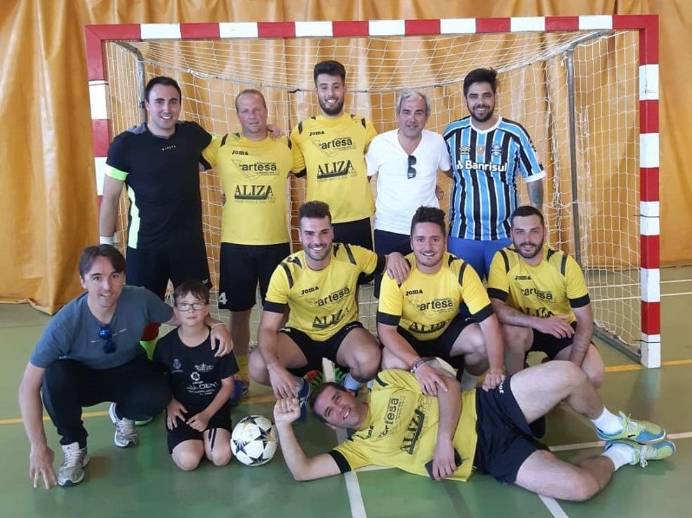 Frutas Aliza, campeón de la Copa Obi Plaza