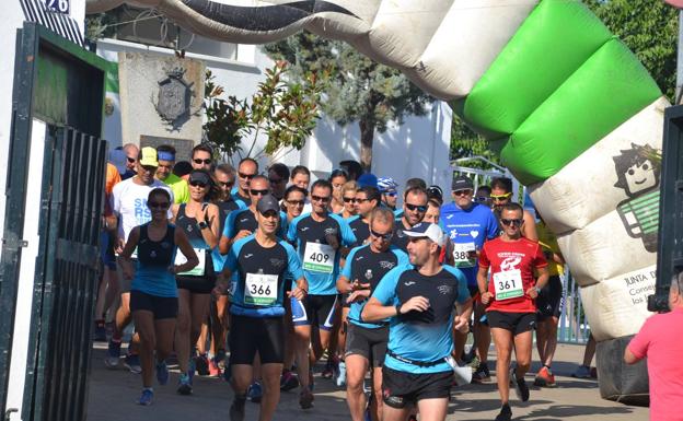 Salida de los corredores capitaneados por la ACS 