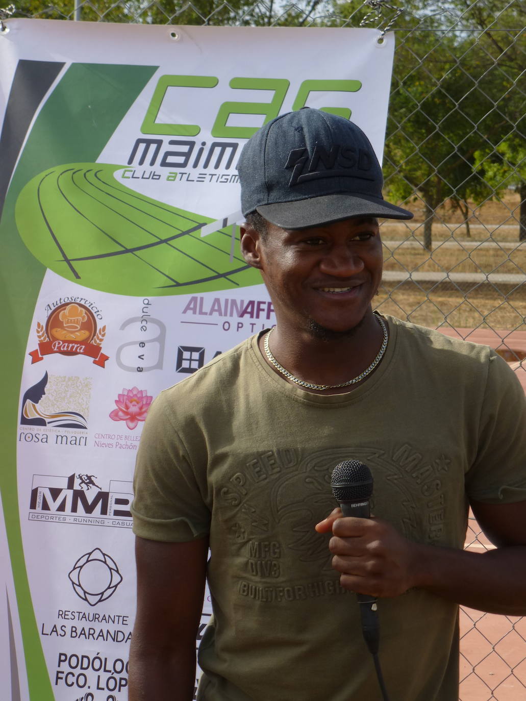 El atleta Tijan Keita, velocista del CAPEX fue el padrino del evento. FOTO LOREN