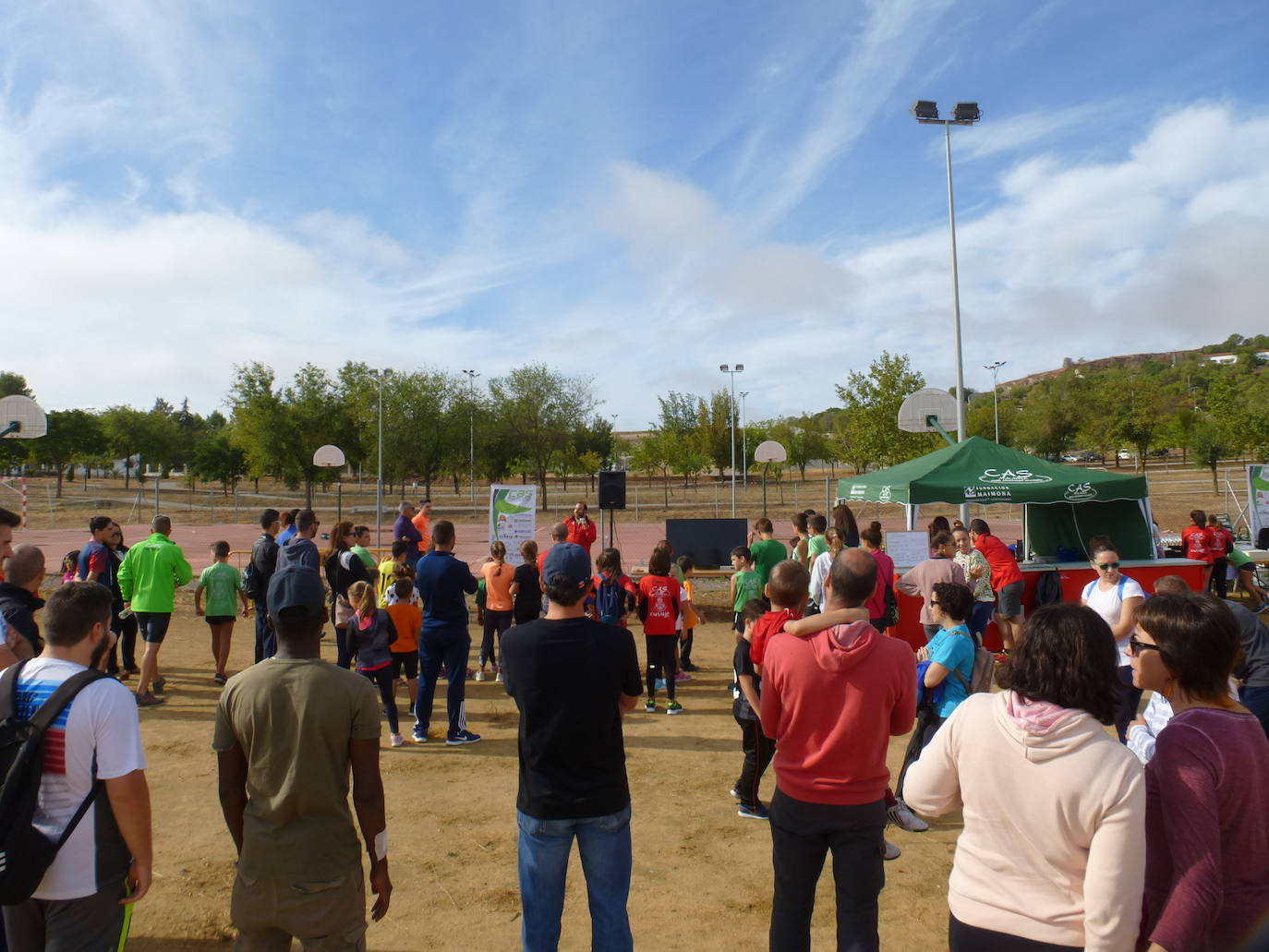 Momentos previos al inicio de la competicón, dando las últimas indicaciones. FOTO LOREN