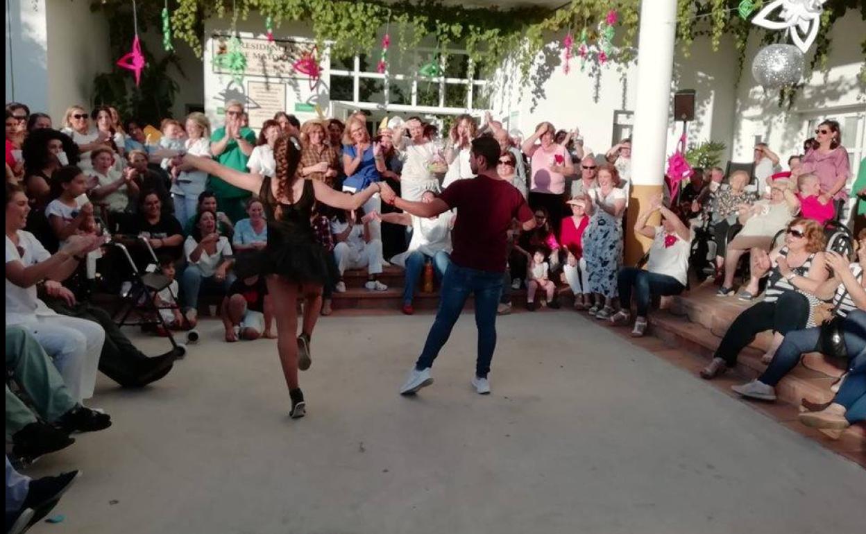 La Residencia de Mayores Alcalde Antonio Zapata celebró su 27 aniversario por todo lo alto