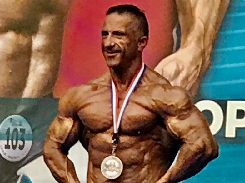 Ceremonia de premiación del Campeonato de Europa. Ortiz con la plata al cuello