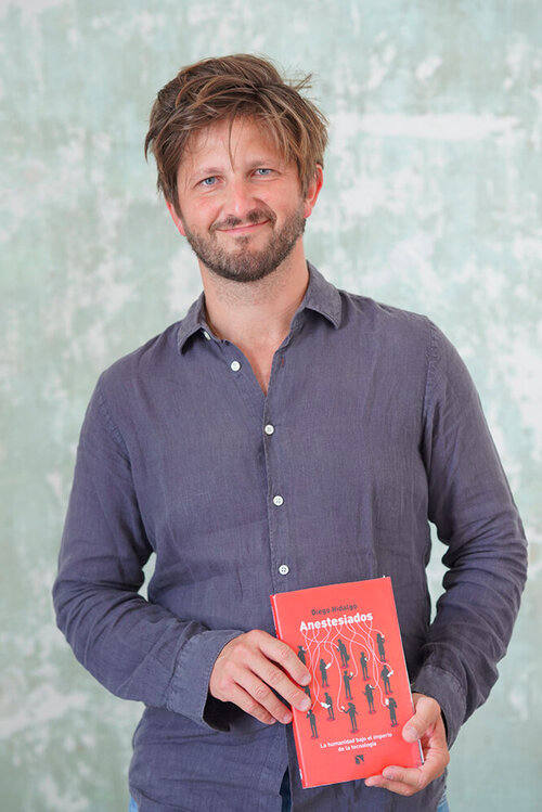 Diego Hidalgo Jr, autor de Anestesiados 