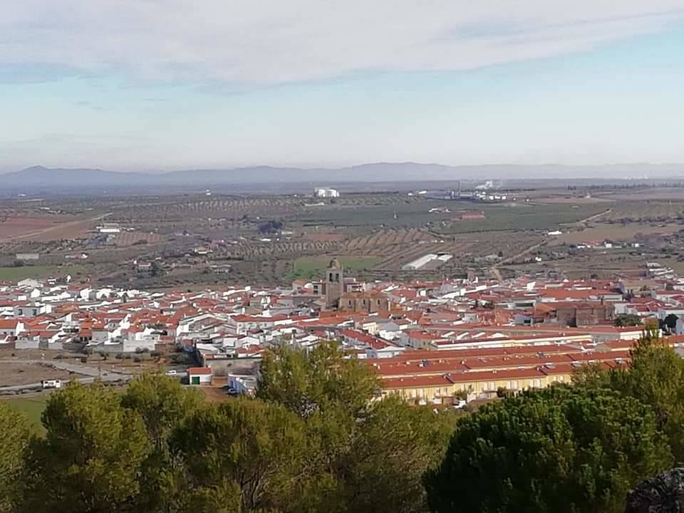 Vista de Los Santos de Maimona 