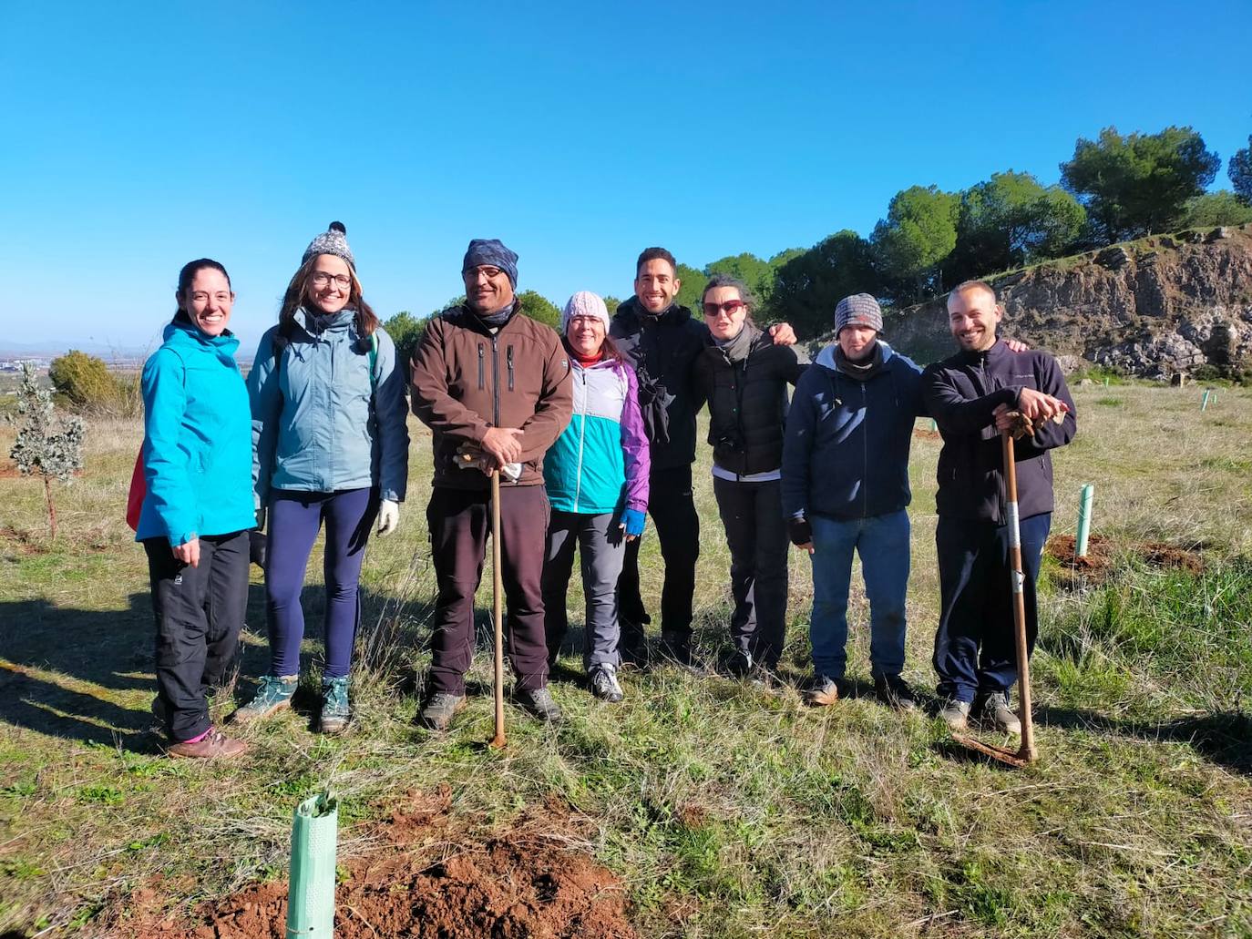 Algunos participantes en la plantación 
