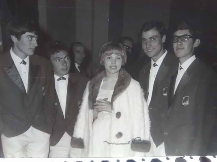 Con Karina una de las cantantes más cotizadas. 