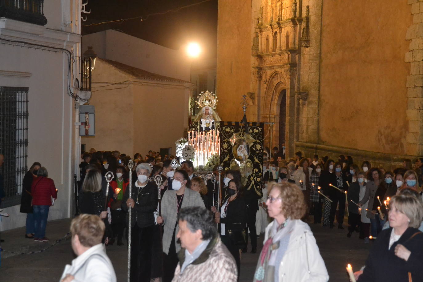 Con velas encendidas 