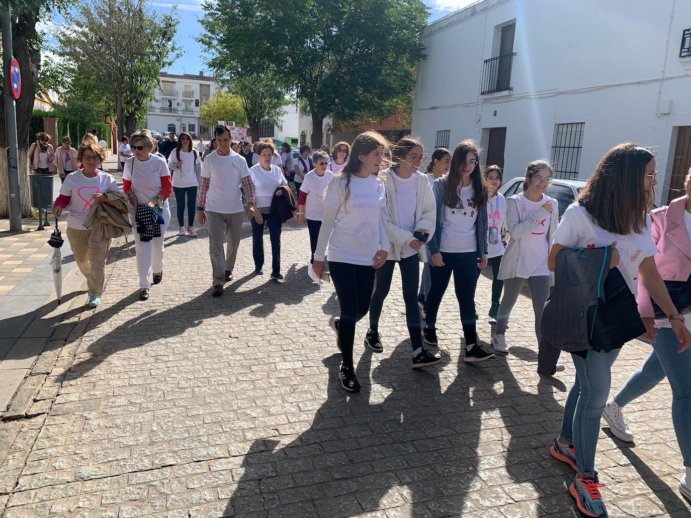 Marcha reivindicando la lucha contra el cáncer en Los Santos de Maimona 