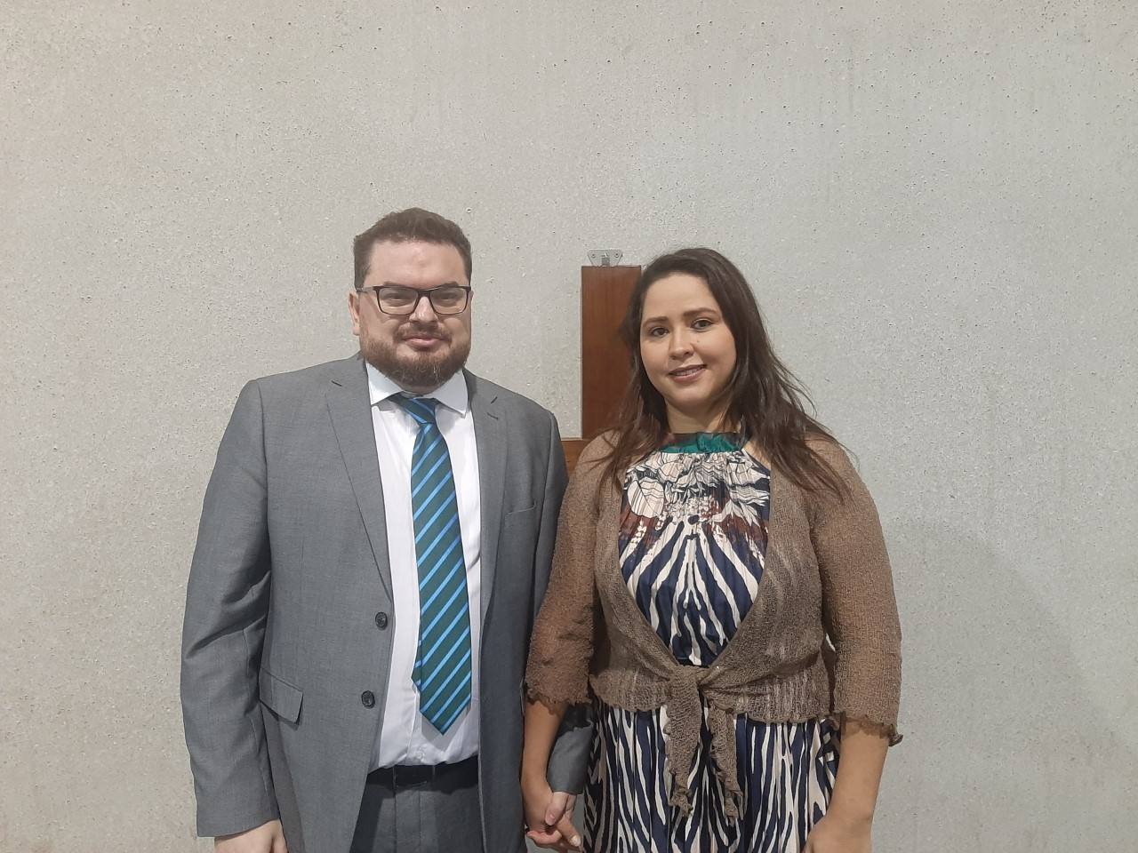 El pastor Samuel Alonso con su esposa 