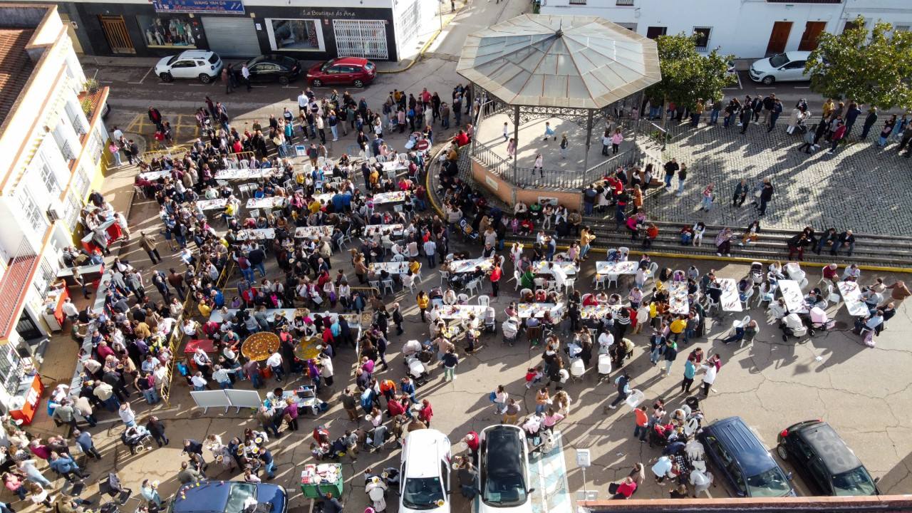 Al final del evento cuando solo quedaba una paellera 